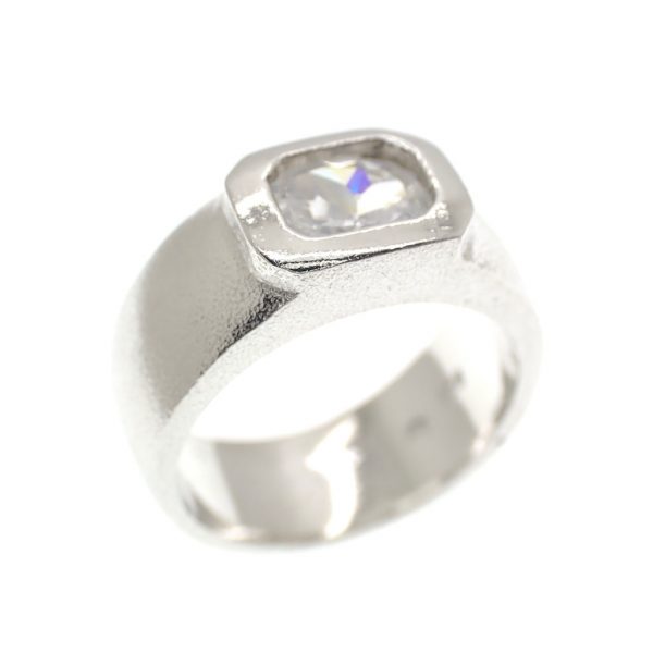zilveren gematteerde ring met zirconia