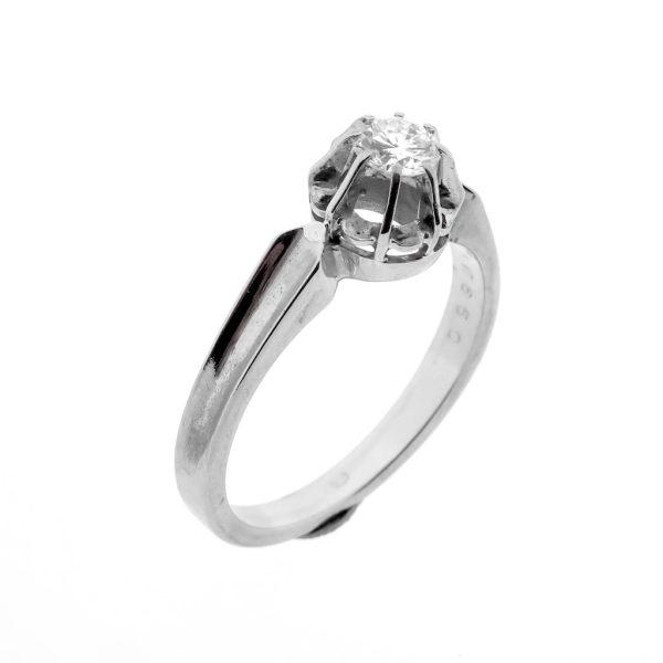 14 karaat witgouden solitair ring met diamant van 0,31 ct.