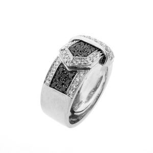 18 karaat witgouden ring met witte en zwarte diamanten van het merk Leo Pizzo