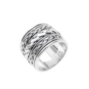 zilveren ring met gevlochten patroon