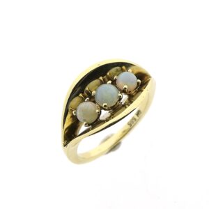 14 karaat gouden ring met witte opaal