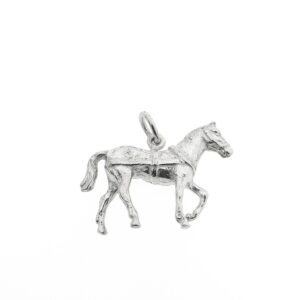 Zilveren hanger/bedel van een paard