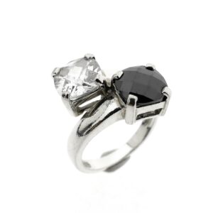 Zilveren ring met zirconia zwart en wit