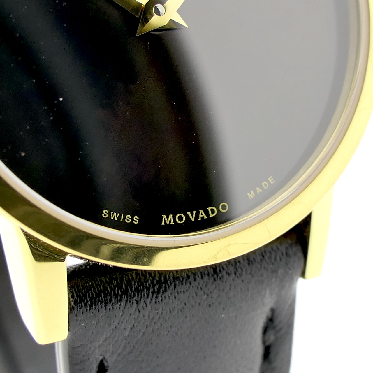 https://www.juweelwinkel.nl/wp-content/uploads/2024/05/Movado-Museum-0607564-Museum-Classic-Watch_4.jpg