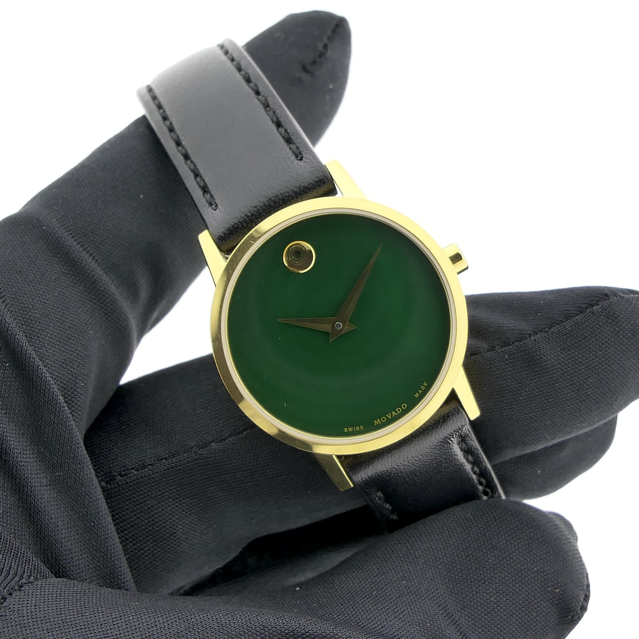 https://www.juweelwinkel.nl/wp-content/uploads/2024/05/Movado-Museum-0607633-Museum-Classic-Horloge_5.jpg