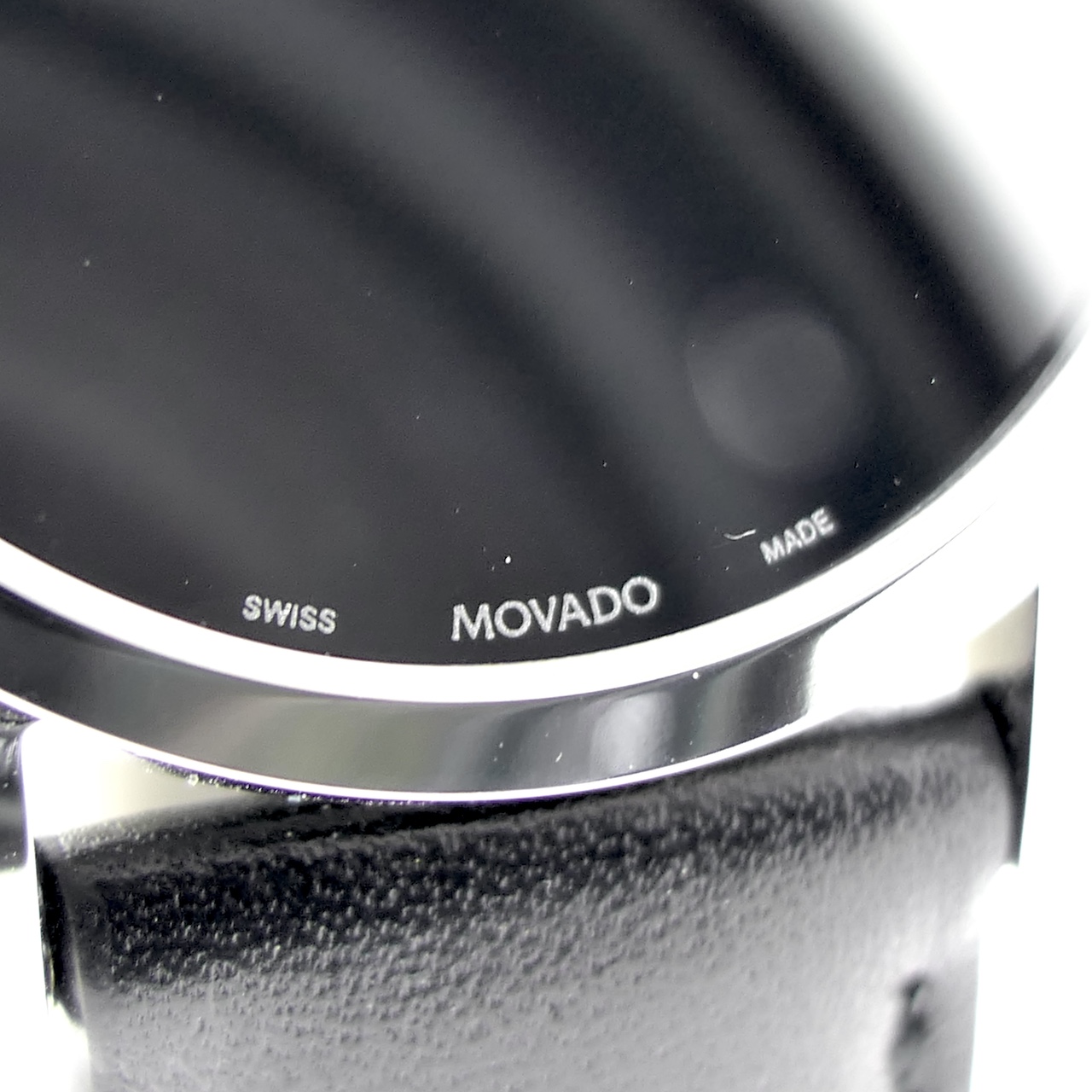 https://www.juweelwinkel.nl/wp-content/uploads/2024/05/Movado-Museum-Classic-0607583_4.jpg