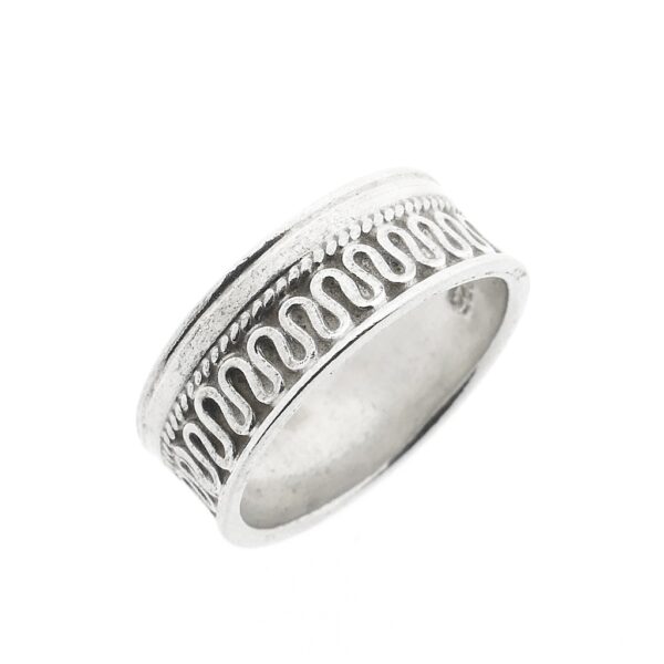 Brede zilveren ring met meander patroon