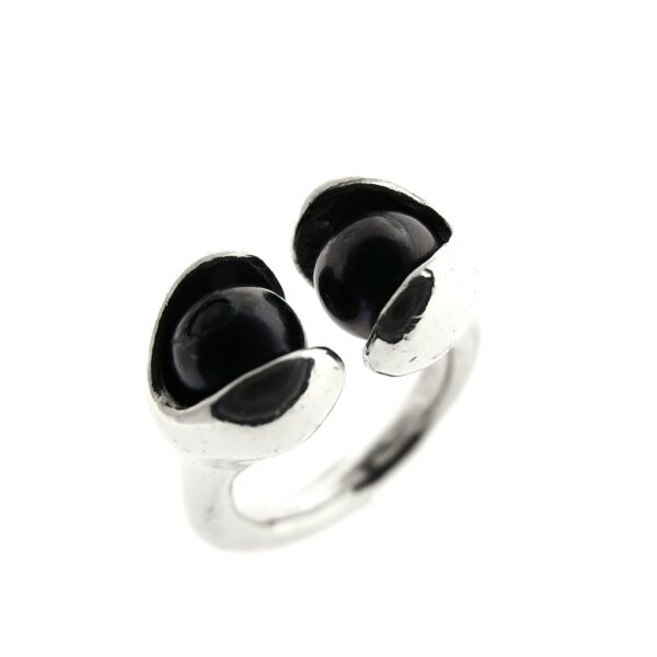 zilveren ring met zwarte parels