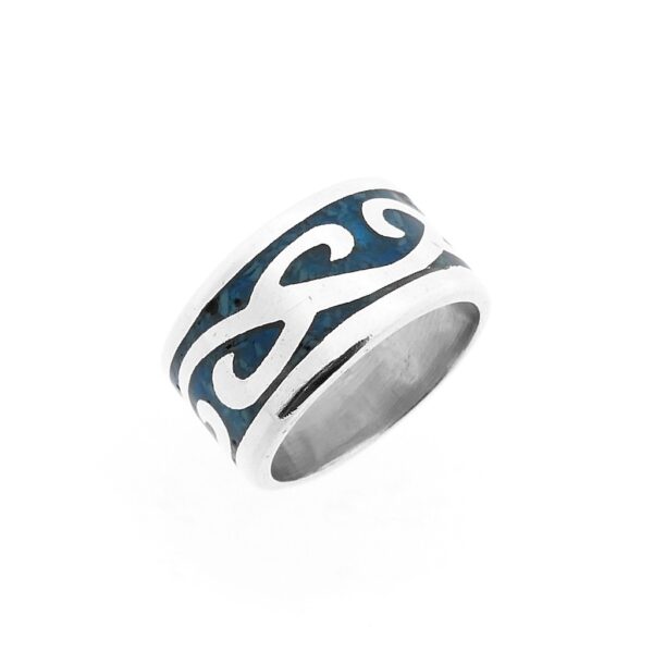 Brede zilveren ring met tribal en blauwe emaille
