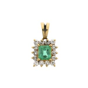 18 karaat gouden hanger gezet met een 1,5 ct. smaragd en totaal 0,49 ct. diamanten