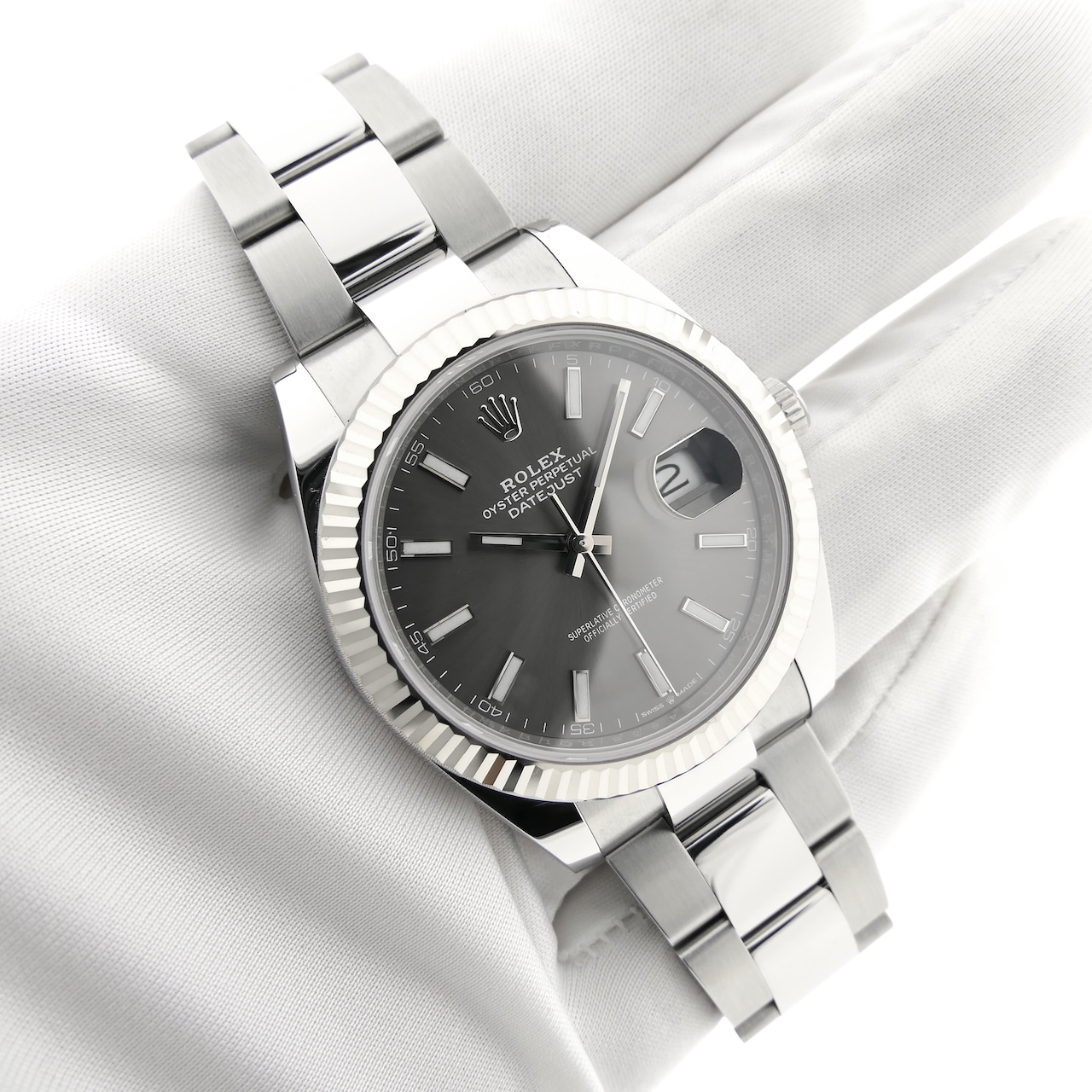 https://www.juweelwinkel.nl/wp-content/uploads/2024/09/Rolex-Datejust-41mm-Rhodium-126334-5.jpg