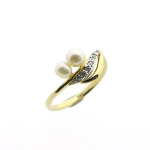 14 karaat gouden ring met parel en diamant