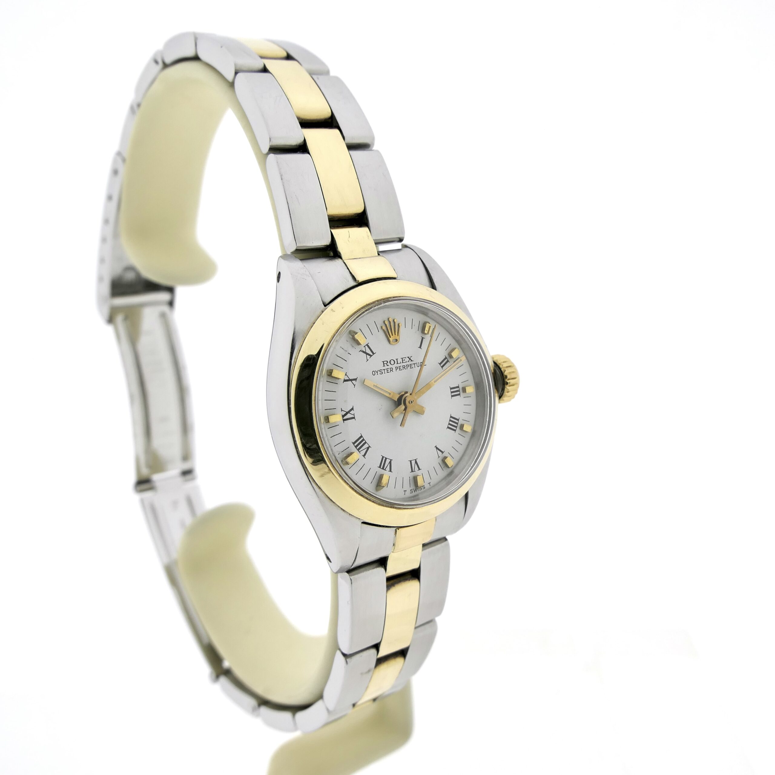 https://www.juweelwinkel.nl/wp-content/uploads/2024/10/Rolex-Oyster-Perpetual-26mm-6718-4-scaled.jpg