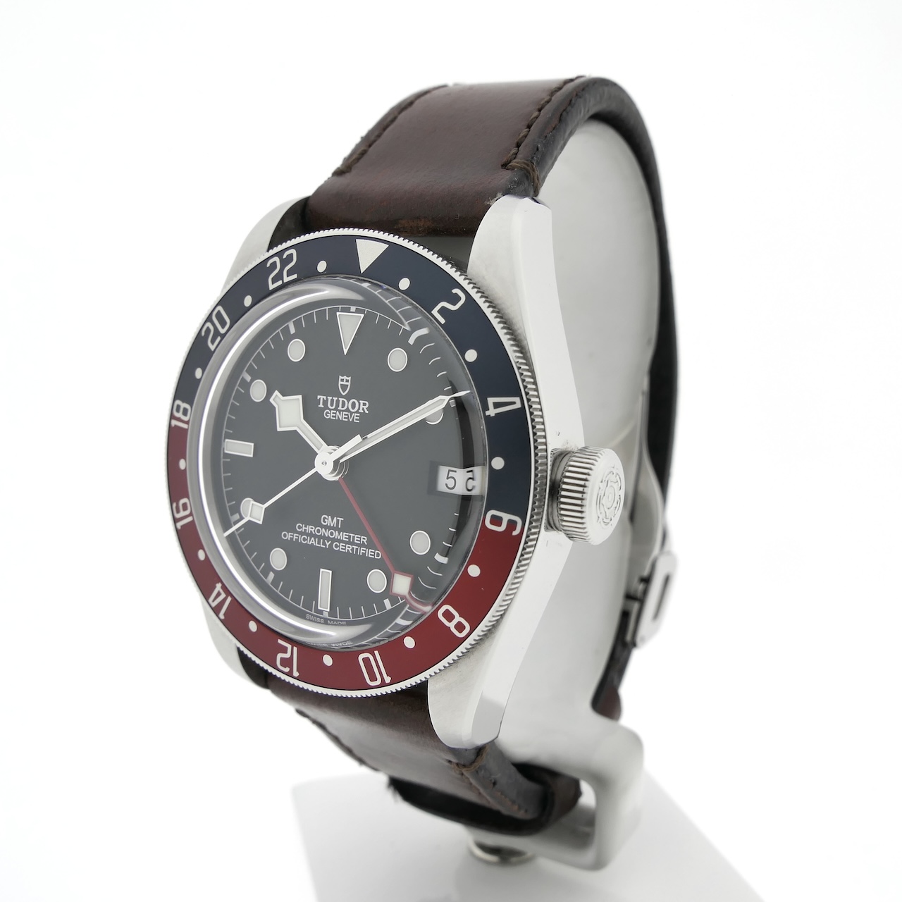 https://www.juweelwinkel.nl/wp-content/uploads/2024/10/Tudor-Black-Bay-GMT-M79830RB-0003-4.jpg