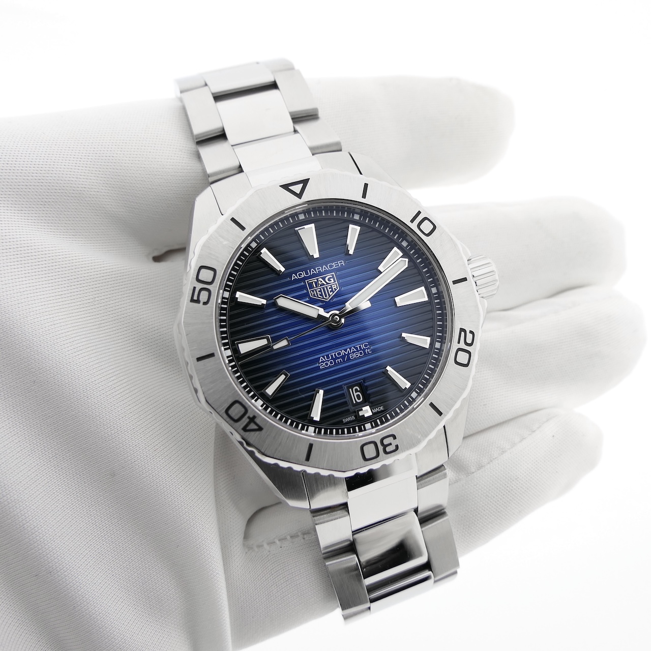 https://www.juweelwinkel.nl/wp-content/uploads/2025/01/TAG-Heuer-Aquaracer-Automatic-WBP2111.BA0627-7.jpg