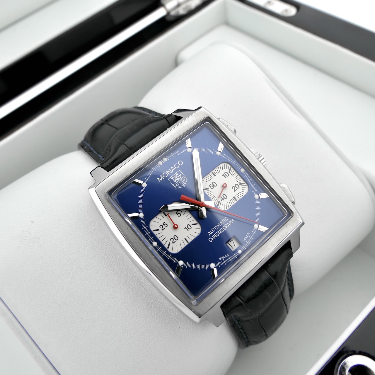 https://www.juweelwinkel.nl/wp-content/uploads/2025/01/TAG-Heuer-Monaco-Automatic-Chronograph-CW2113-13.jpg