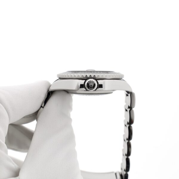 Rolex Sea-Dweller 43mm 126600; Heren duikhorloge