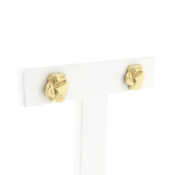 Gouden oorstekers; Scandinavisch design