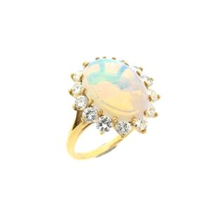 14 karaat geelgouden ring gezet met opaal en totaal 1,26 ct. diamanten