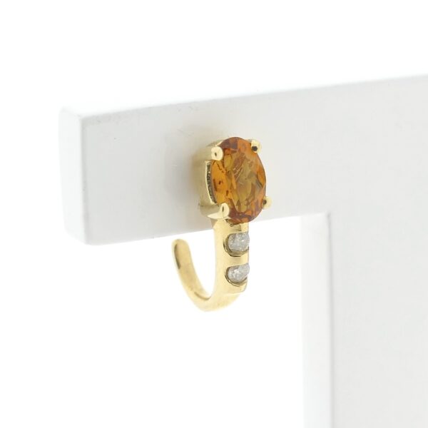 Gouden oorstekers met citrien en diamant | 0,08 ct.
